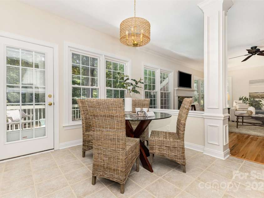 2919 Shady Reach Lane, Charlotte, NC 28214.  MLS# CAR4272489, YatesRealty ID 30305. Eat in breakfast area with new lighting