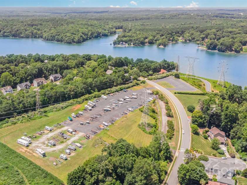 2919 Shady Reach Lane, Charlotte, NC 28214.  MLS# CAR4272489, YatesRealty ID 30305. Gated community boat/rv storage