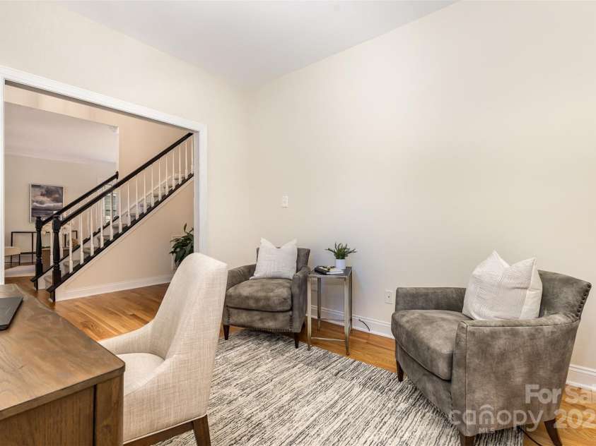 2919 Shady Reach Lane, Charlotte, NC 28214.  MLS# CAR4272489, YatesRealty ID 30305. Spacious office/flex space