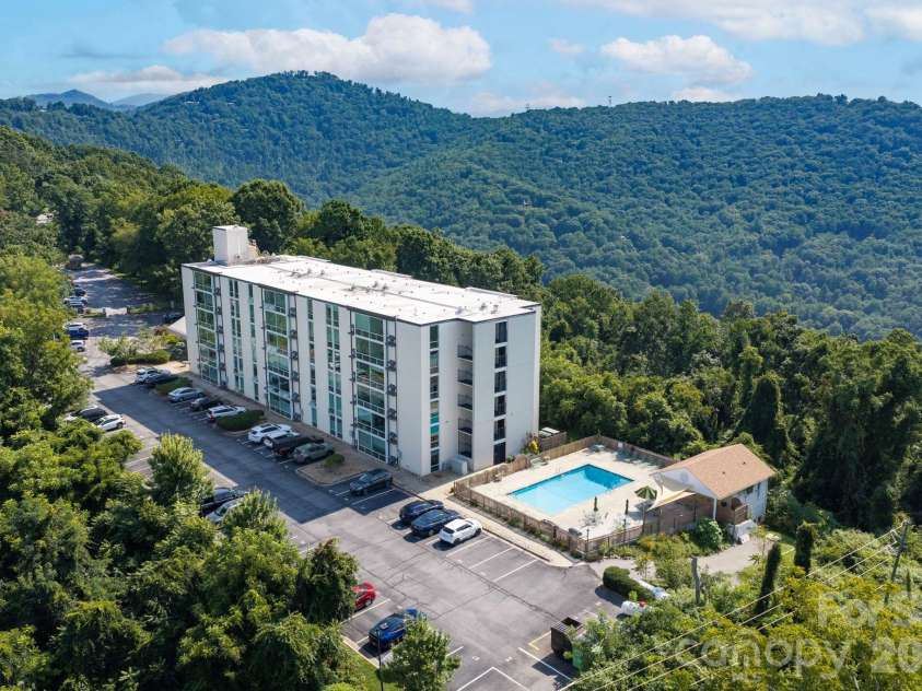 647 Town Mountain Road, Asheville, NC 28804.  MLS# CAR4414471, YatesRealty ID 30305. 