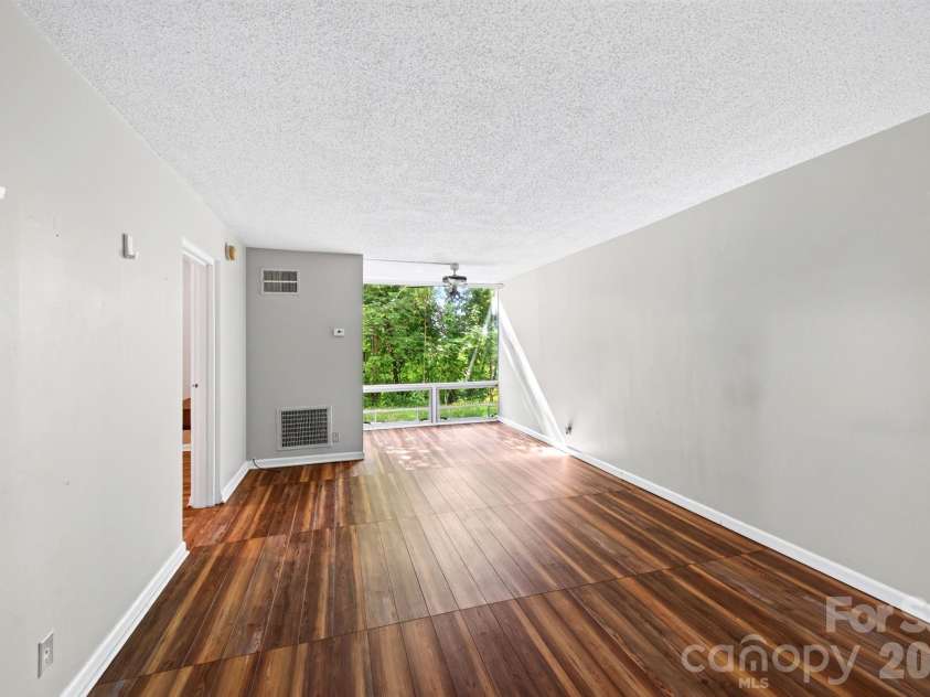 647 Town Mountain Road, Asheville, NC 28804.  MLS# CAR4414471, YatesRealty ID 30305. 