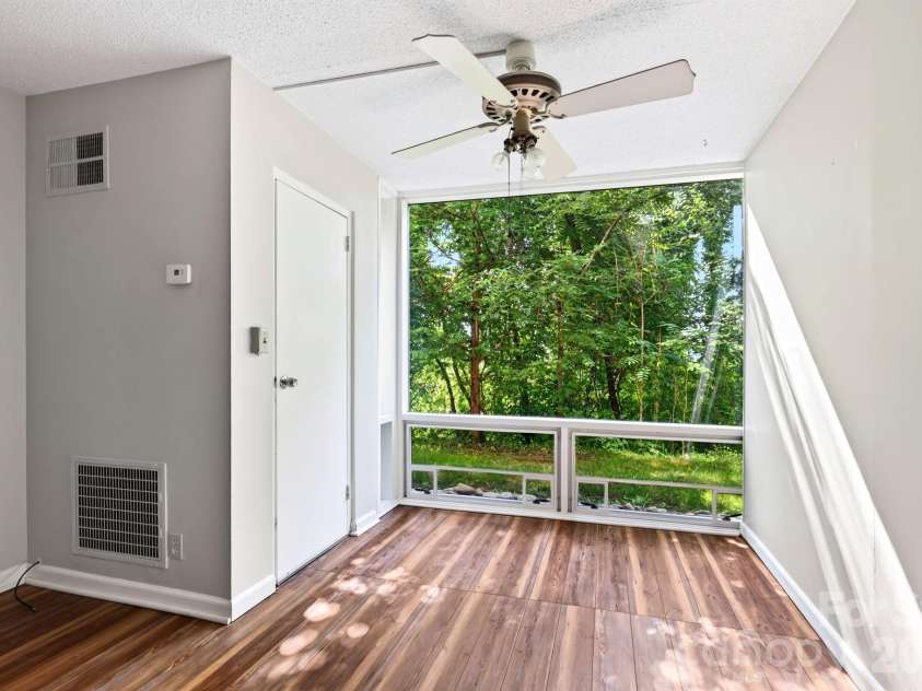 647 Town Mountain Road, Asheville, NC 28804.  MLS# CAR4414471, YatesRealty ID 30305. 