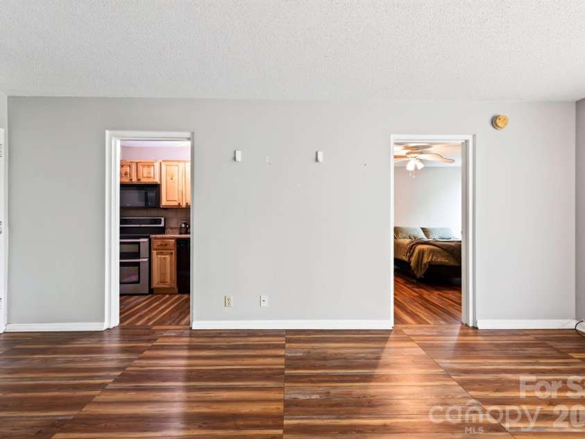 647 Town Mountain Road, Asheville, NC 28804.  MLS# CAR4414471, YatesRealty ID 30305. 