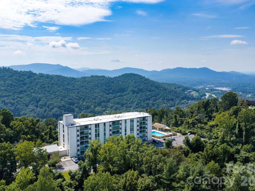 647 Town Mountain Road, Asheville, NC 28804.  MLS# CAR4414471, YatesRealty ID 30305. 