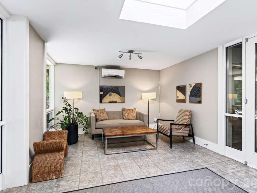 647 Town Mountain Road, Asheville, NC 28804.  MLS# CAR4414471, YatesRealty ID 30305. Building entry