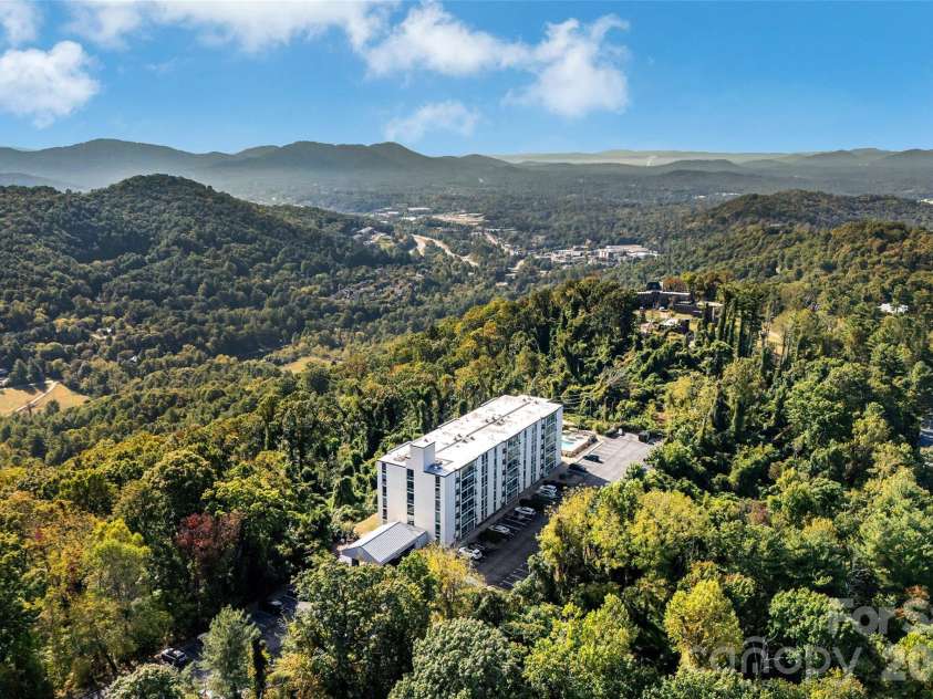 647 Town Mountain Road, Asheville, NC 28804.  MLS# CAR4424140, YatesRealty ID 30305. 