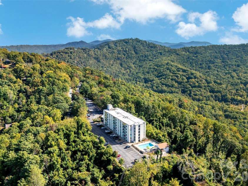 647 Town Mountain Road, Asheville, NC 28804.  MLS# CAR4424140, YatesRealty ID 30305. 
