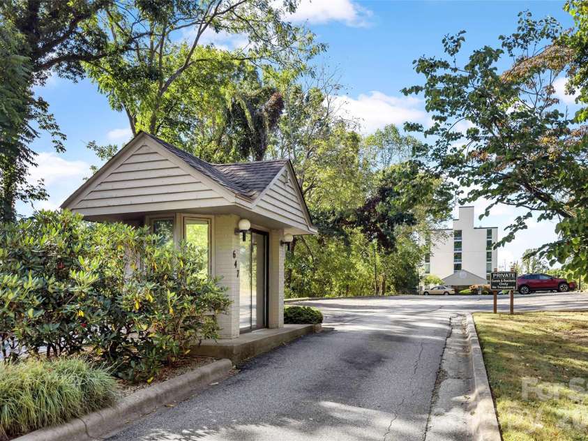 647 Town Mountain Road, Asheville, NC 28804.  MLS# CAR4424140, YatesRealty ID 30305. 