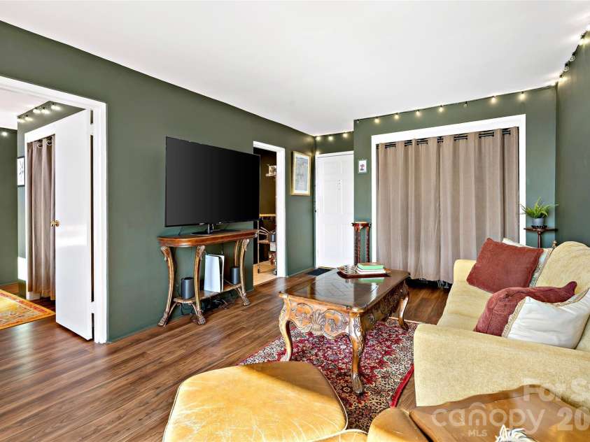 647 Town Mountain Road, Asheville, NC 28804.  MLS# CAR4424140, YatesRealty ID 30305. 
