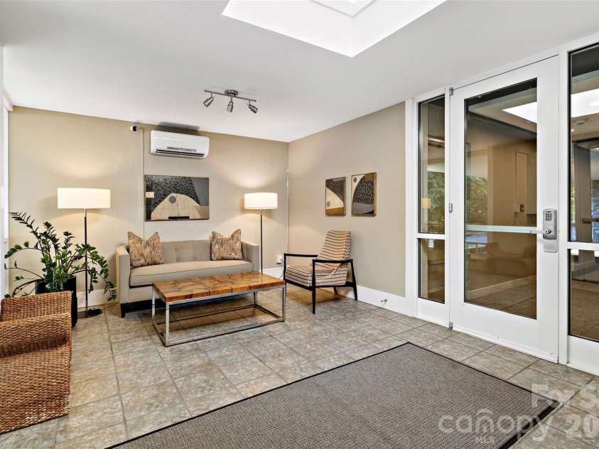 647 Town Mountain Road, Asheville, NC 28804.  MLS# CAR4424140, YatesRealty ID 30305. 