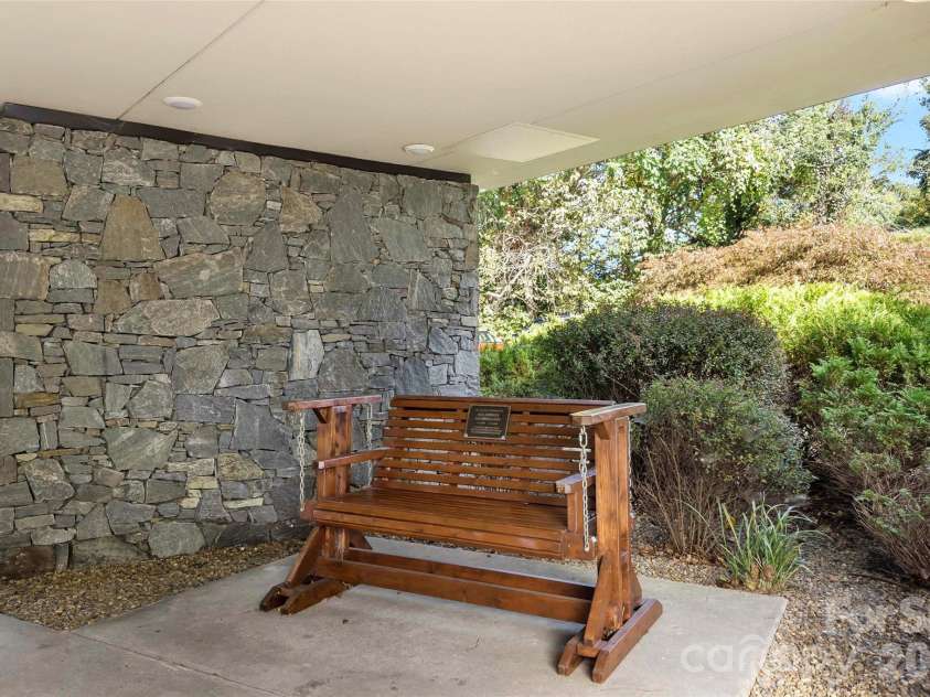 647 Town Mountain Road, Asheville, NC 28804.  MLS# CAR4424140, YatesRealty ID 30305. 