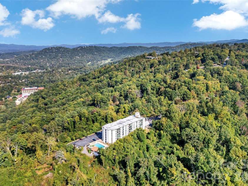 647 Town Mountain Road, Asheville, NC 28804.  MLS# CAR4424140, YatesRealty ID 30305. 