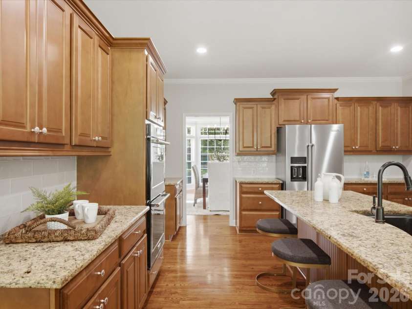 3422 Delamere Drive, Matthews, NC 28104.  MLS# CAR4390061, YatesRealty ID 30306. 