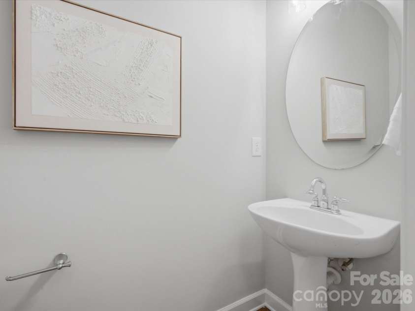 3422 Delamere Drive, Matthews, NC 28104.  MLS# CAR4390061, YatesRealty ID 30306. 