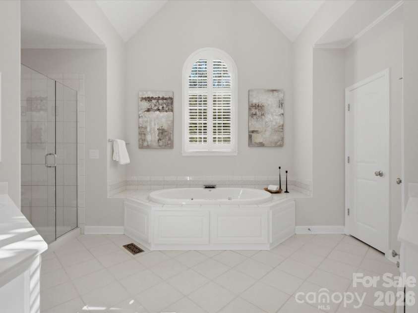 3422 Delamere Drive, Matthews, NC 28104.  MLS# CAR4390061, YatesRealty ID 30306. 