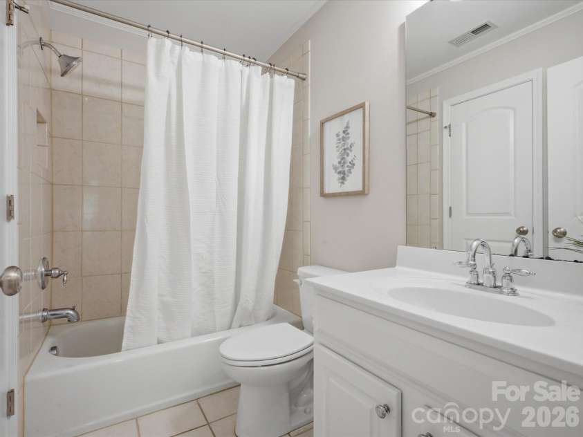 3422 Delamere Drive, Matthews, NC 28104.  MLS# CAR4390061, YatesRealty ID 30306. 
