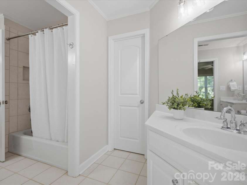 3422 Delamere Drive, Matthews, NC 28104.  MLS# CAR4390061, YatesRealty ID 30306. 
