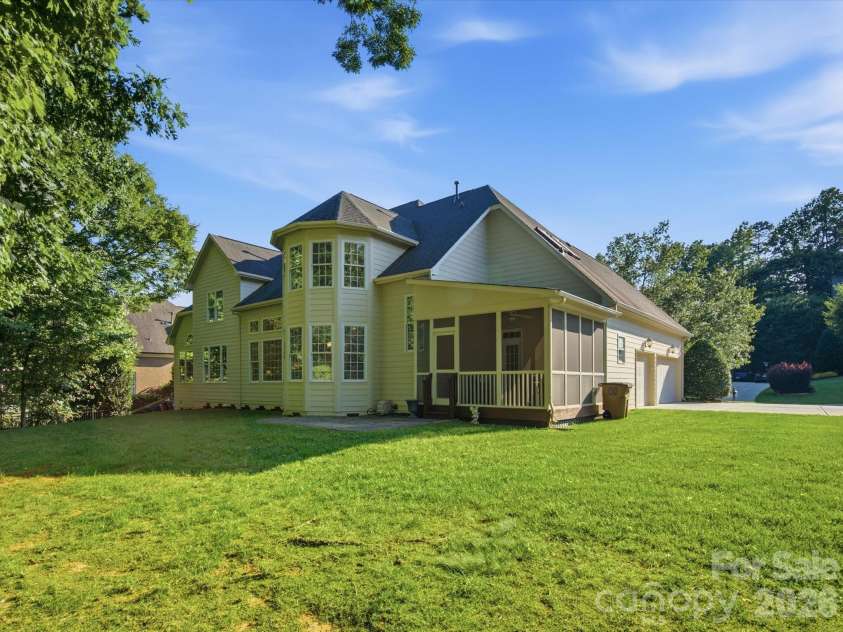 3422 Delamere Drive, Matthews, NC 28104.  MLS# CAR4390061, YatesRealty ID 30306. 