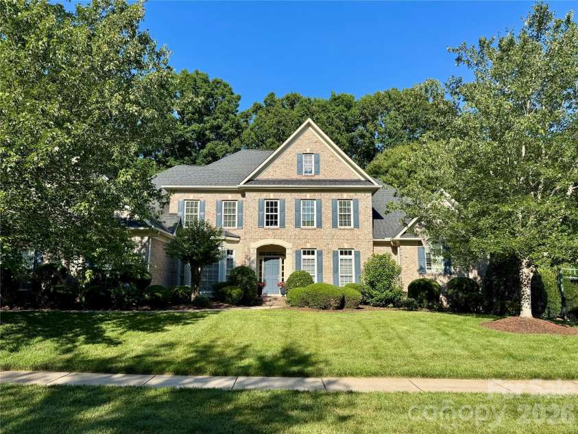 3422 Delamere Drive, Matthews, NC 28104.  MLS# CAR4390061, YatesRealty ID 30306. 
