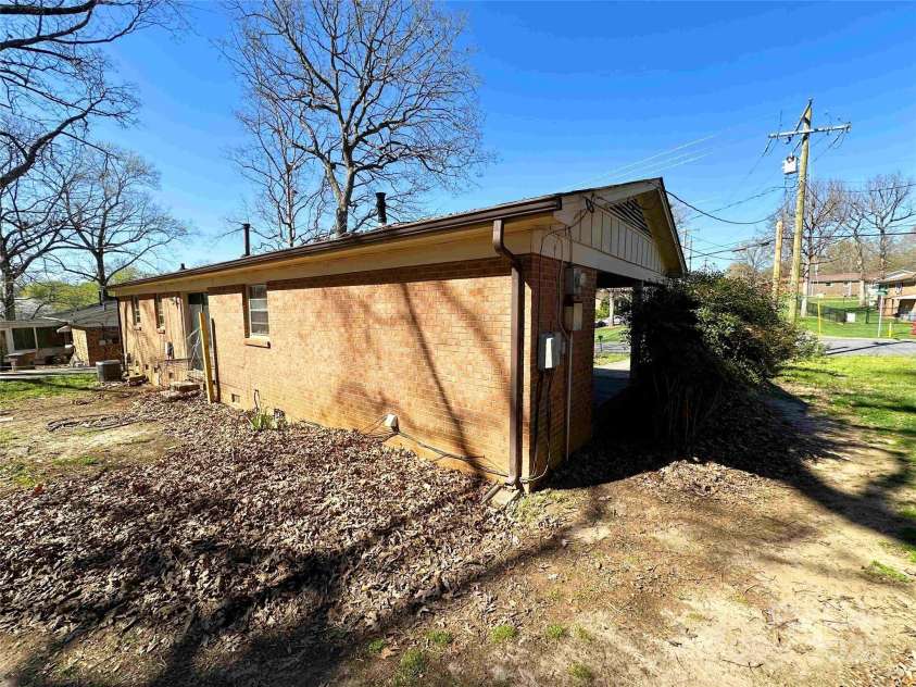 502 Monroe Street, Shelby, NC 28150.  MLS# CAR4279170, YatesRealty ID 30306. 