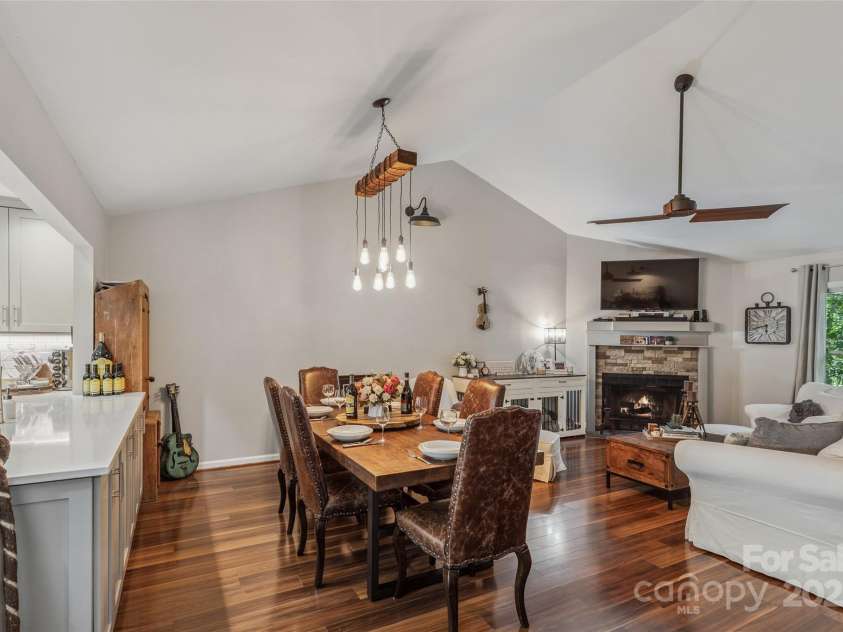 27 Dwarf Mountain Road, Sapphire, NC 28774.  MLS# CAR4285285, YatesRealty ID 30307. 