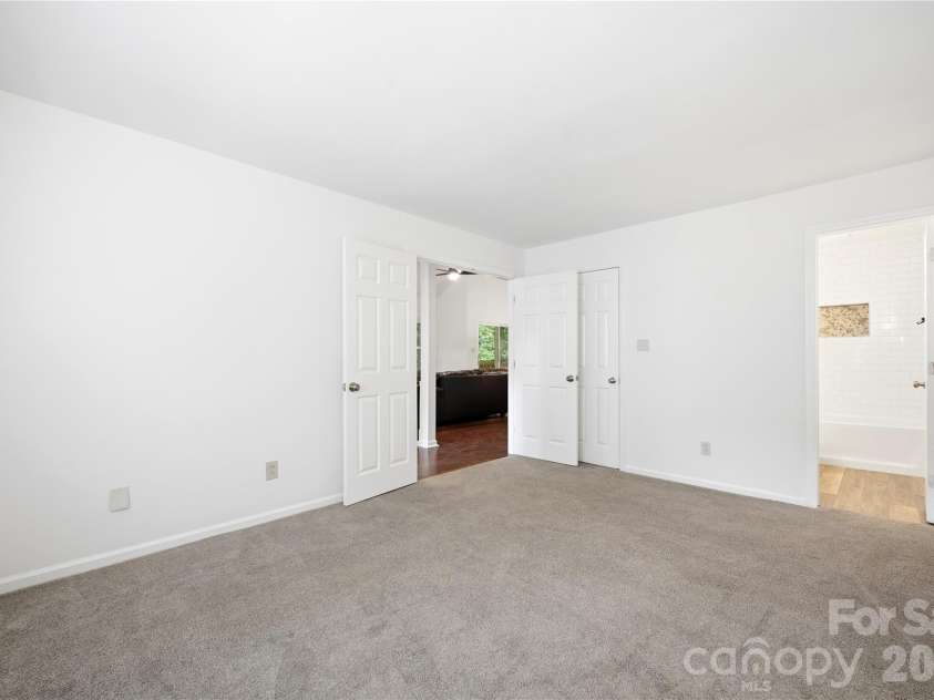 6150 Gray Gate Lane, Charlotte, NC 28210.  MLS# CAR4392595, YatesRealty ID 30307. 2nd Main Level BR w/Ensuite