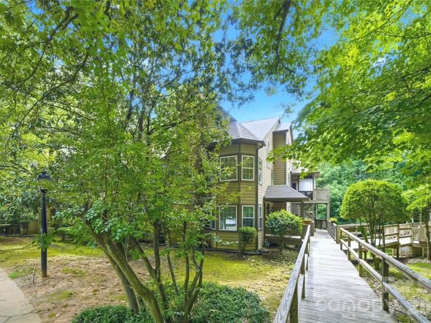 6150 Gray Gate Lane, Charlotte, NC 28210.  MLS# CAR4392595, YatesRealty ID 30307. 
