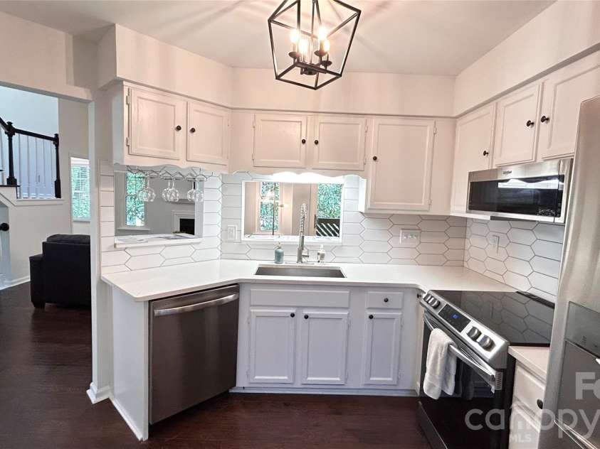 6150 Gray Gate Lane, Charlotte, NC 28210.  MLS# CAR4392595, YatesRealty ID 30307. 