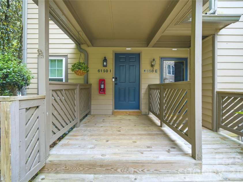 6150 Gray Gate Lane, Charlotte, NC 28210.  MLS# CAR4392595, YatesRealty ID 30307. Covered entryway