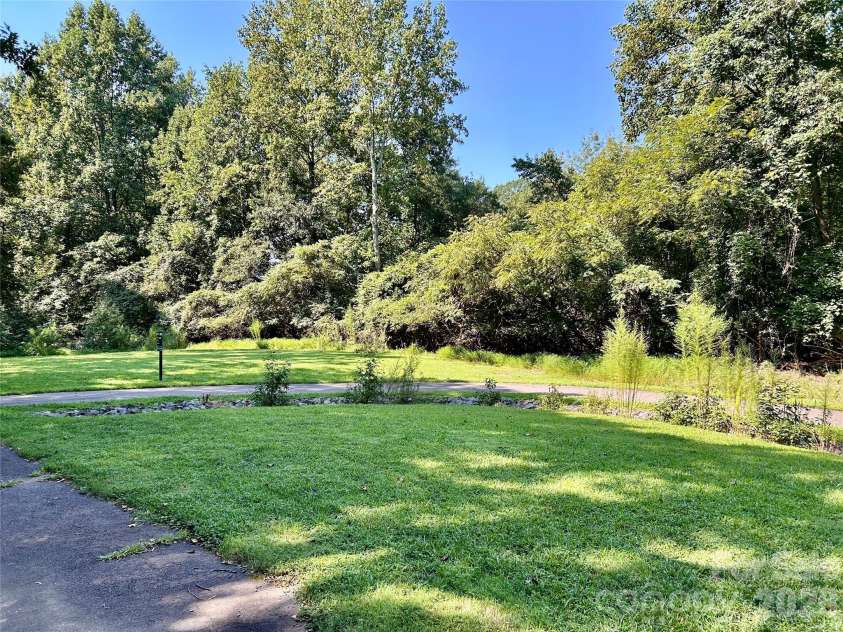 6150 Gray Gate Lane, Charlotte, NC 28210.  MLS# CAR4392595, YatesRealty ID 30307. Greenway connected
