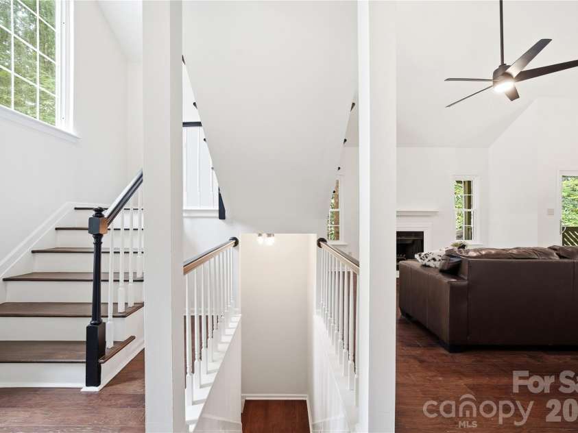 6150 Gray Gate Lane, Charlotte, NC 28210.  MLS# CAR4392595, YatesRealty ID 30307. Main level landing area