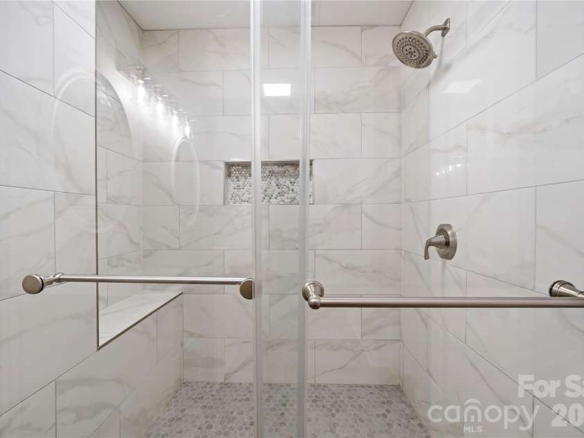 6150 Gray Gate Lane, Charlotte, NC 28210.  MLS# CAR4392595, YatesRealty ID 30307. Primary Bath 3