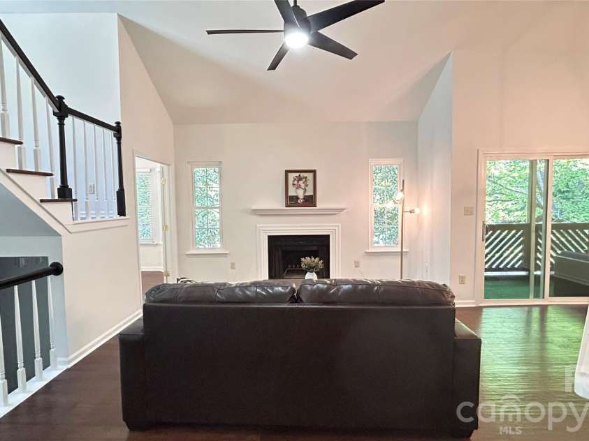 6150 Gray Gate Lane, Charlotte, NC 28210.  MLS# CAR4392595, YatesRealty ID 30307. Spacious main level
