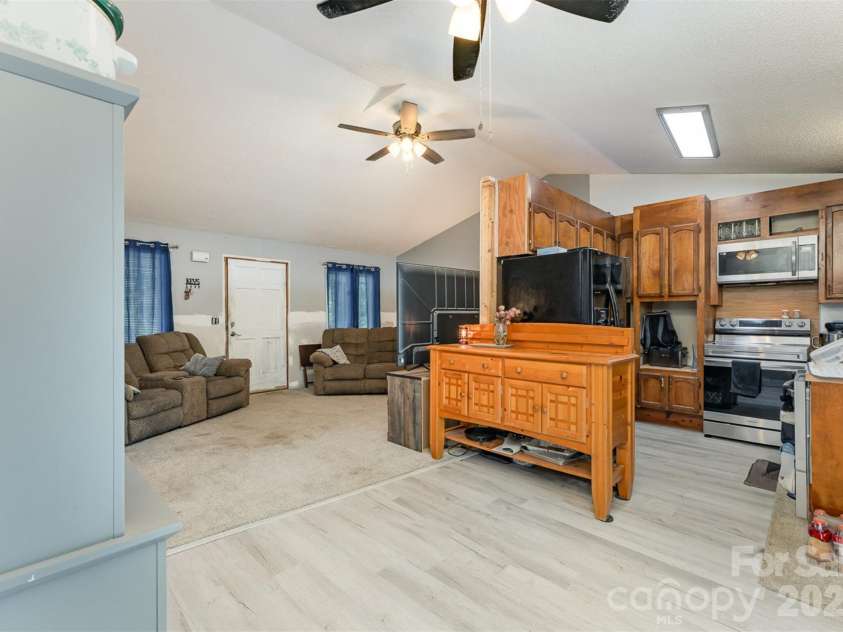 280 Dallas Spencer Mtn Road, Gastonia, NC 28056.  MLS# CAR4329573, YatesRealty ID 30308. 