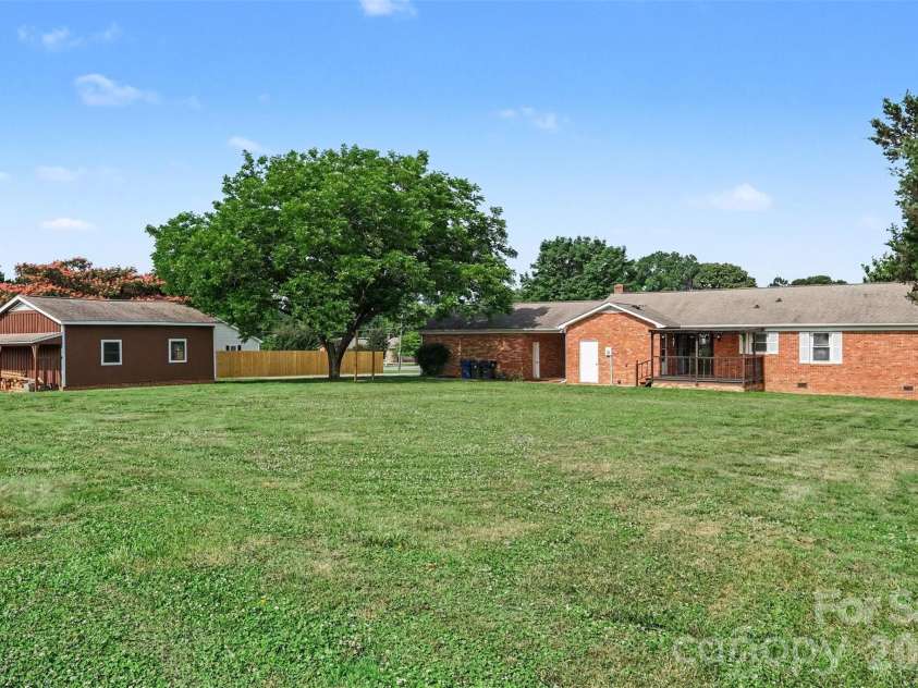 16924 Knoxwood Drive, Huntersville, NC 28078.  MLS# CAR4382937, YatesRealty ID 30309. Backyard