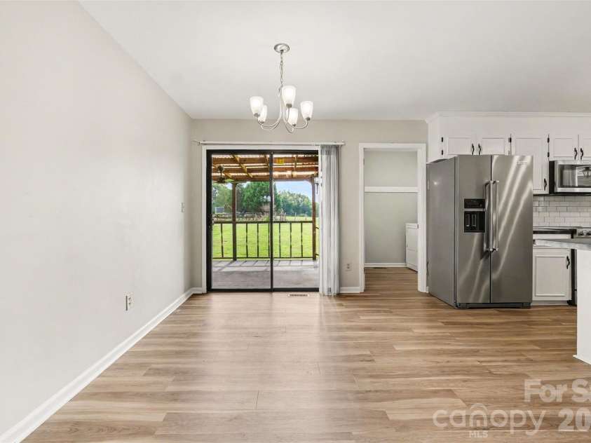 16924 Knoxwood Drive, Huntersville, NC 28078.  MLS# CAR4382937, YatesRealty ID 30309. Dining