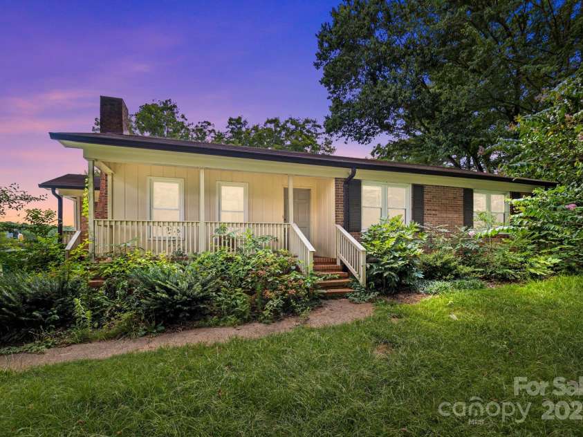 8321 Starnes Randall Road, Charlotte, NC 28215.  MLS# CAR4284354, YatesRealty ID 30309. 