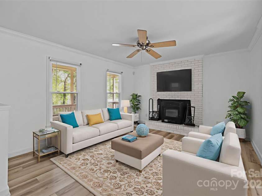 8321 Starnes Randall Road, Charlotte, NC 28215.  MLS# CAR4284354, YatesRealty ID 30309. 