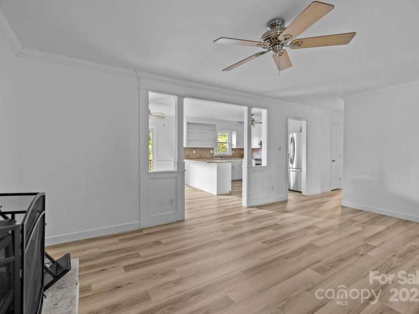 8321 Starnes Randall Road, Charlotte, NC 28215.  MLS# CAR4284354, YatesRealty ID 30309. 