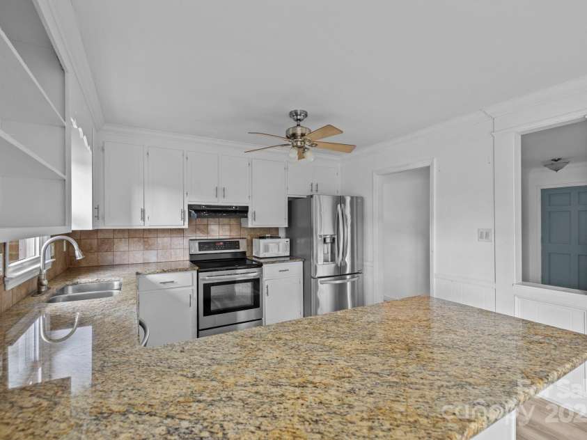 8321 Starnes Randall Road, Charlotte, NC 28215.  MLS# CAR4284354, YatesRealty ID 30309. 