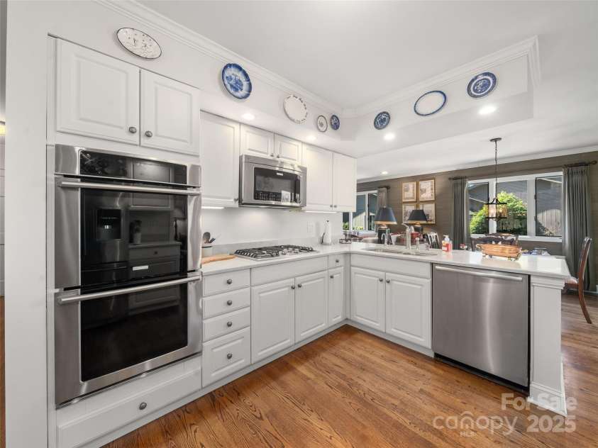 12 Clubside Drive, Asheville, NC 28804.  MLS# CAR4238452, YatesRealty ID 3031. 