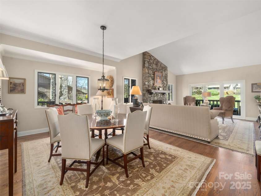 12 Clubside Drive, Asheville, NC 28804.  MLS# CAR4238452, YatesRealty ID 3031. 