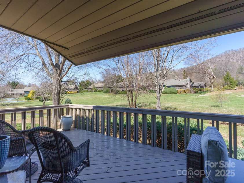 12 Clubside Drive, Asheville, NC 28804.  MLS# CAR4238452, YatesRealty ID 3031. 