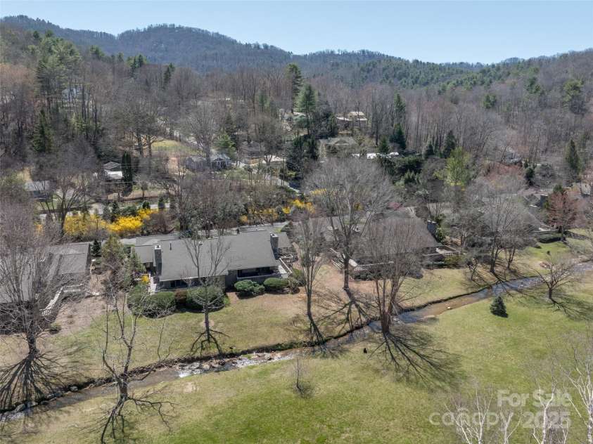 12 Clubside Drive, Asheville, NC 28804.  MLS# CAR4238452, YatesRealty ID 3031. 