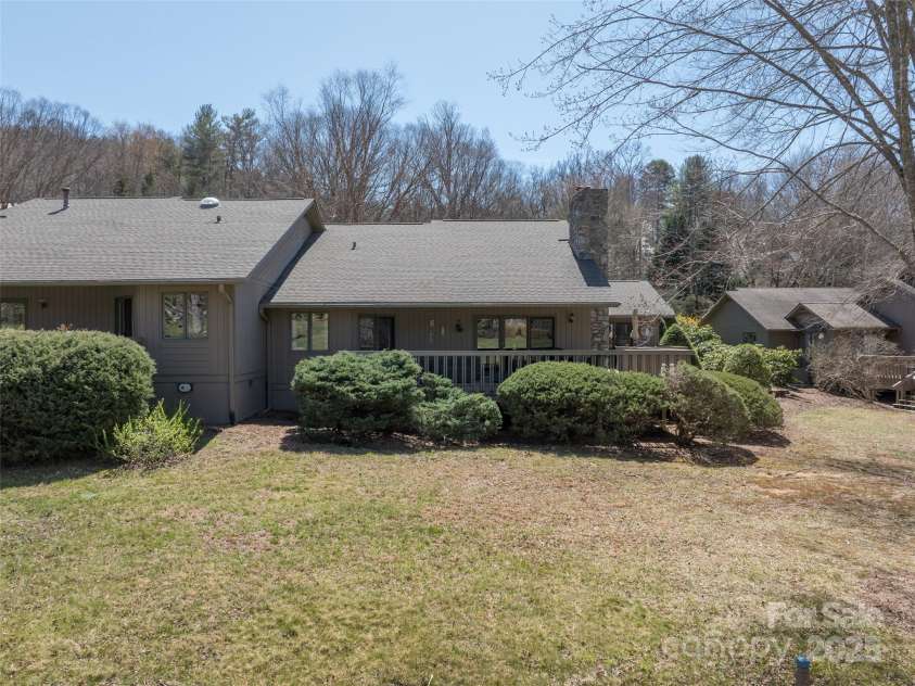 12 Clubside Drive, Asheville, NC 28804.  MLS# CAR4238452, YatesRealty ID 3031. 