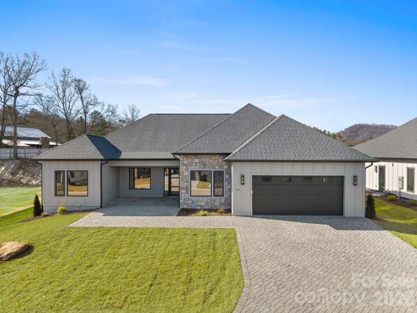 429 Big Hill Drive, Arden, NC 28704.  MLS# CAR4331235, YatesRealty ID 3031. 