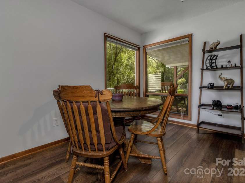 48 Allen Drive, Waynesville, NC 28786.  MLS# CAR4278077, YatesRealty ID 30310. 