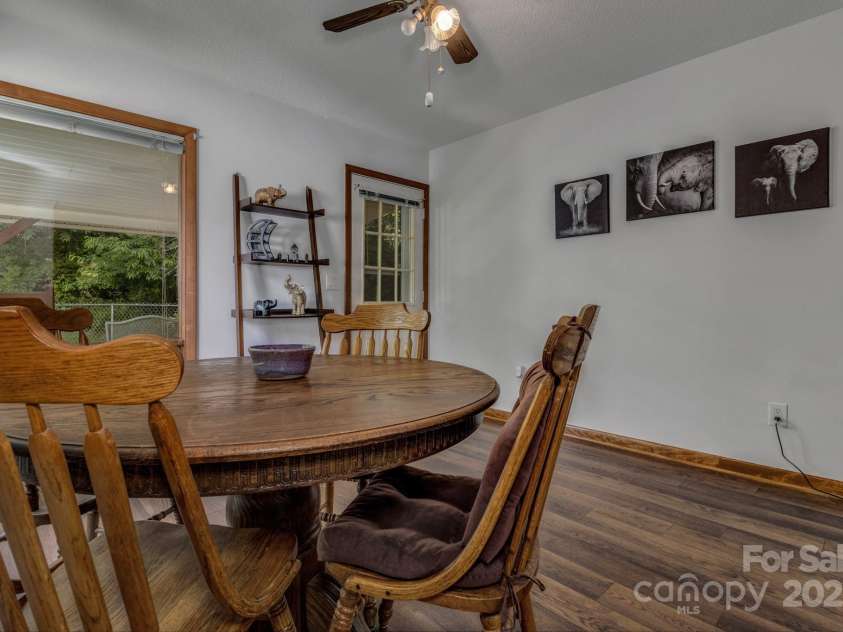 48 Allen Drive, Waynesville, NC 28786.  MLS# CAR4278077, YatesRealty ID 30310. 