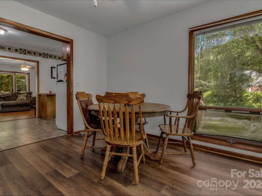 48 Allen Drive, Waynesville, NC 28786.  MLS# CAR4278077, YatesRealty ID 30310. 