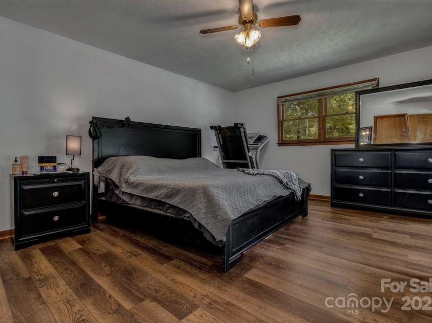 48 Allen Drive, Waynesville, NC 28786.  MLS# CAR4278077, YatesRealty ID 30310. 